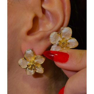 İlraysa ÇİÇEK DESENLİ KREM RENK KADIN KÜPE | YAZLIK ŞIK AKSESUAR | RENK ATMAZ GARANTİLİ KÜPE - Fiyatı, Yorumları