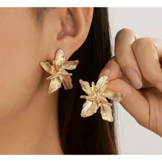 EKİDORA Lilyum Çiçek Katmanlı Gold Renk Çelik Kadın Küpe Paslanmaz Çelik, Şık Zarif Tasarım