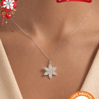 Lucente Jewellery Işıklı Hediye Kutulu Baget Taşlı Lotus Çiçeği 925 Ayar Gümüş Kaplama Şık Kadın Beyaz Lotus Kolye